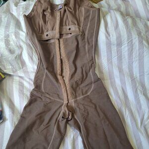 Wonderfit Firm Compression Girdle Shapewear Adjustable Strap Beige Size L